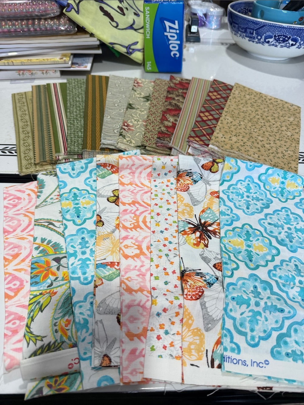 Lot of Fat Quarters in Assorted Patterns
